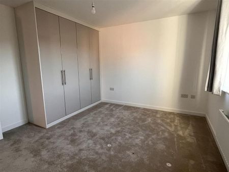 4 bedroom detached house to rent - Photo 5