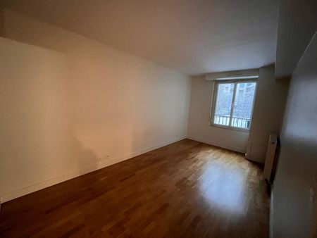 location Appartement T2 DE 57.1m² À PARIS 15 - Photo 4