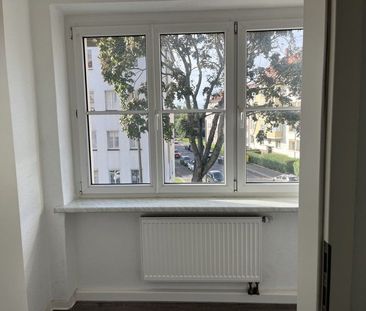 Frisch renovierte Wohnung mit Einbauküche! - Foto 6