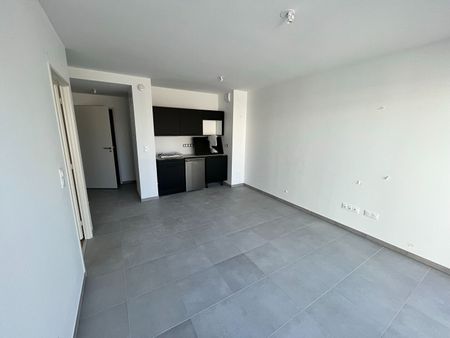 Location Appartement 2 pièces 42m² - Photo 3