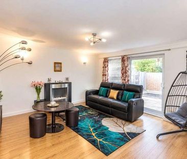 Knoll Crescent, Northwood, HA6 - Photo 2