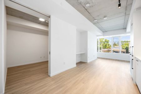 For Lease - 689 The Queensway Street Unit# 219, Toronto, Ontario - Photo 2