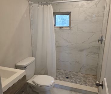 For Lease - 110 BEACH Road, Hamilton, Ontario - Photo 6