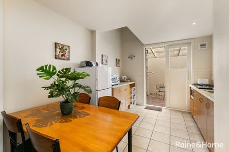 33 Franklin Street, Newport, VIC 3015 - Photo 2