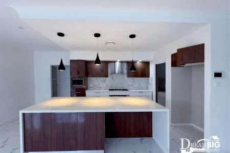 “Luxury Single-Storey Family Home With 3 Living Areas!” - Photo 3