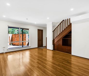 Private Townhouse in Convenient Location - Photo 1