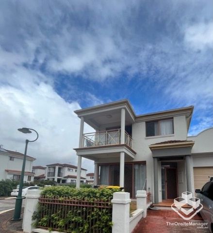 Best location Opposite Warrigal state school - Photo 2