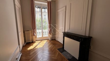 Appartement de type 6 de 212.97 m² - Photo 5