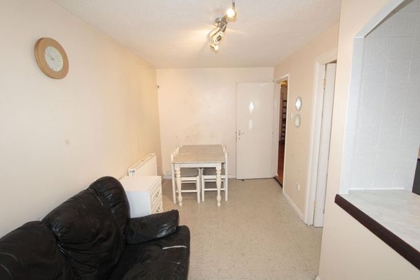 Room in a Shared Flat, Inglewood Close, E14 - Photo 1