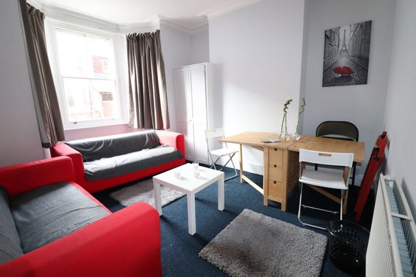 First Floor Middle (3), 44 Boulter Street, Oxford OX4 1AX - Photo 1