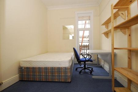 6 bedroom house to rent - Photo 3