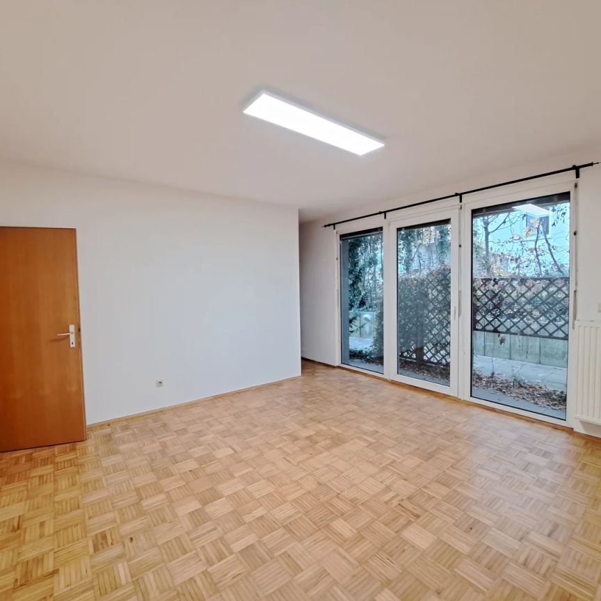 Kleinwohnung in ausgezeichneter Lage direkt an der Mur | Schwimmschulkai 96 Top 1 - Photo 1