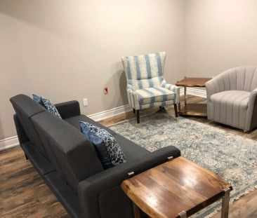 Detached Home For Lease | W9250912 - Photo 4