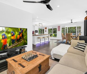 Renovated Residence in Tranquil, Tropical Surrounds - Photo 3