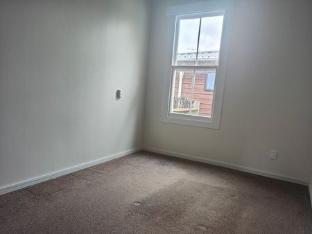 Sunny 2-Bedroom Unit in Central Epsom – DGZ - Photo 5