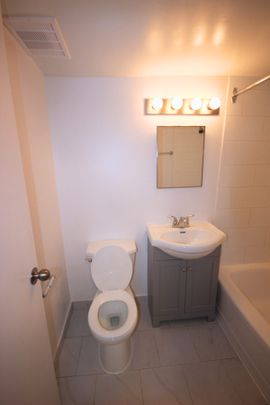 Studio Available NOW – 7355 Acadie - Photo 1
