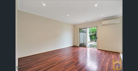 Cozy & Convenient with Solar Panels! - Photo 3