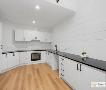 Freshly Renovated Unit in Belgian Gardens! - Photo 4