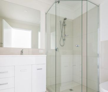 3 BEDROOM DUPLEX WITH DECENT SIZED BACK YARD - Photo 3