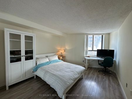 270 Queens Quay W #1907 - Photo 2