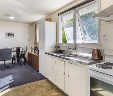 Charming 3BR Home in Turangi - Photo 5
