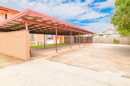 VERY NEAT AND TIDY UNIT IN IDEAL LOCATION - Photo 3