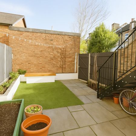 Room in a Shared House, Totterdown Street, SW17 - Photo 4