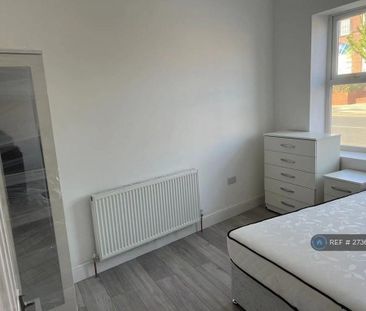 4 bedroom terraced house to rent - Photo 3