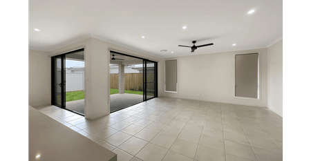 Contemporary Comfort in the Heart of Palmview - Photo 2