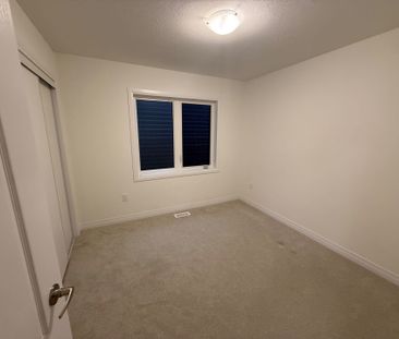 For Lease - 116 Velvet Way, Thorold, Ontario - Photo 2