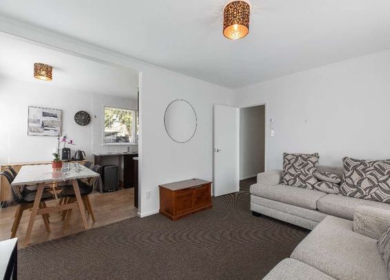 Three bedroom home in Manurewa! - Photo 1