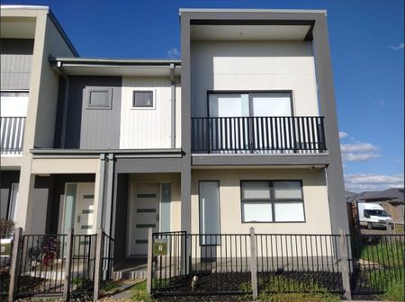 Quiet Corner Townhouse! - Photo 4