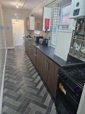 Room in a Shared House, Tenby Road, B13 - Photo 4