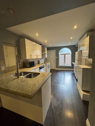 For Lease - 1531 Queen Street Unit# Main fl, Toronto, Ontario - Photo 4