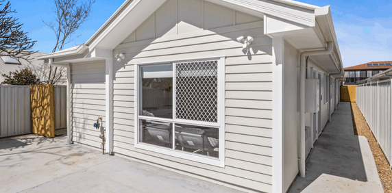 Nice Studio Home at Prime Location - Bills Included - Photo 2