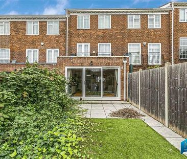 Oakview Gardens, East Finchley, London, N2 - Photo 1