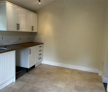 Cambridge Cottage, The Common - Photo 3