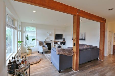 Gorgeous mountain and Water views from this Stunning Britannia Beach home! - Photo 2