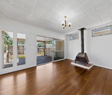 27 Main Street, Beachmere QLD 4510 - House For Rent | Domain - Photo 1