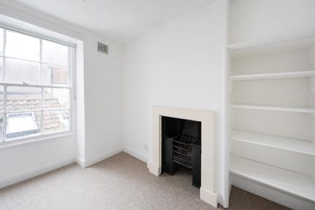 1 Bed Flat - Photo 4