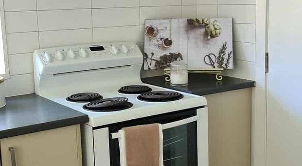 Cute cottage near beach - Photo 1