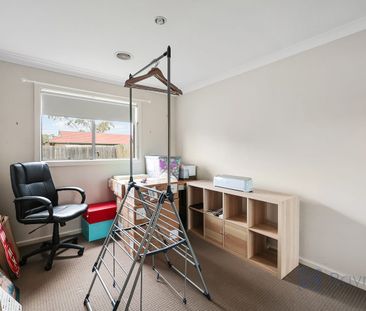 4 Bedroom Family Home in popular Maddingley - Photo 3