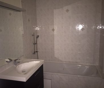 Location Appartement 4 pièces 65m² - Photo 5