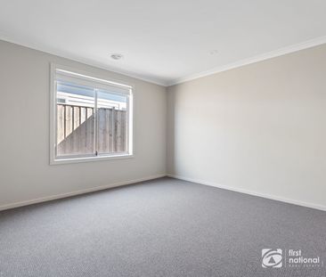 A Beautifully Appointed Home in the Heart of the Community - Photo 6