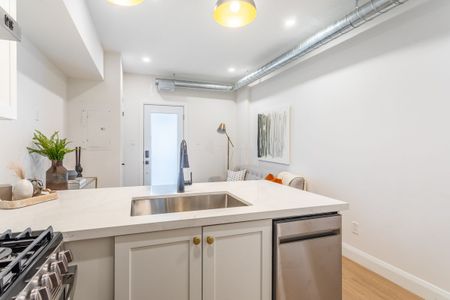 For Lease - 115 Catharine Street Unit# 1, Hamilton, Ontario - Photo 5