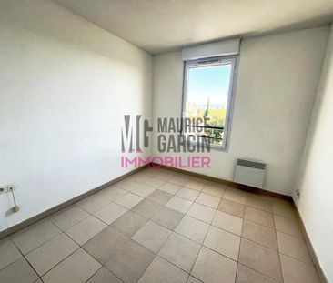 CARPENTRAS - Appartement T2 - 3ème étage avec ascenseur- 40M² - Photo 1