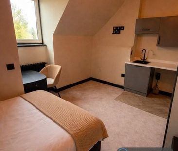 1 bedroom in a house share to rent - Photo 5