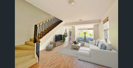 BRILLIANT LOCATION- 3 BED TERRACE - Photo 2