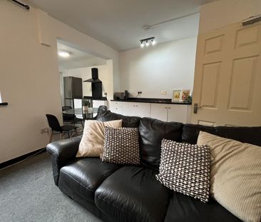 3 bedroom terraced house to rent - Photo 2