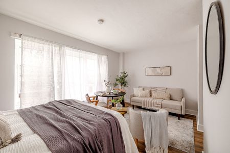 50 Selkirk, Vanier North, Ottawa, ON - Photo 2